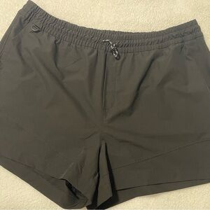 Old navy 4xl utility shorts black with pockets and key holder great condition